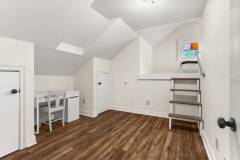 7624 Oak St-043 (Medium)