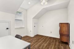 7624 Oak St-044 (Medium)